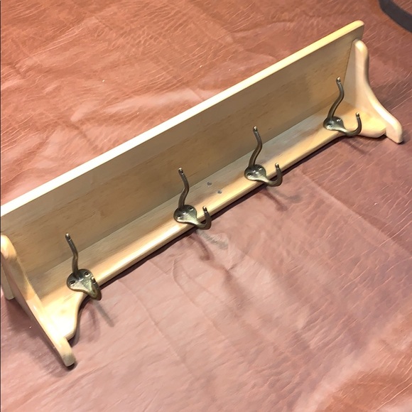 Hooks and shelf - Picture 2 of 4